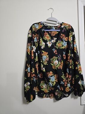INC International Concepts Black Floral V-Neck Long Sleeve Blouse
